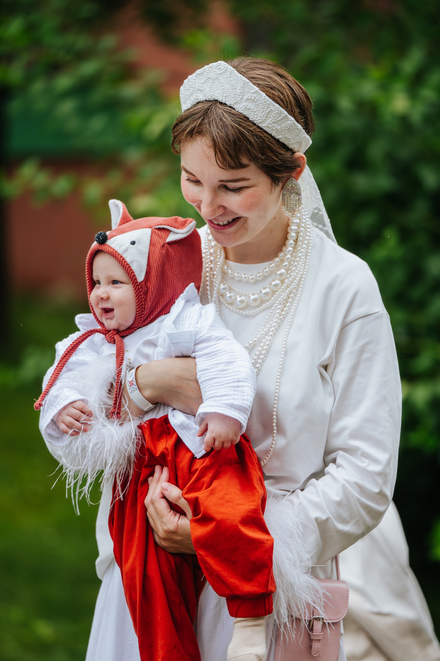 Народные костюмы гостей